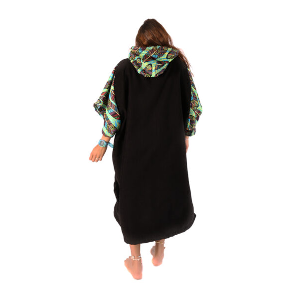 Poncho-Black-Hulu2 Poncho-Black-Hulu2