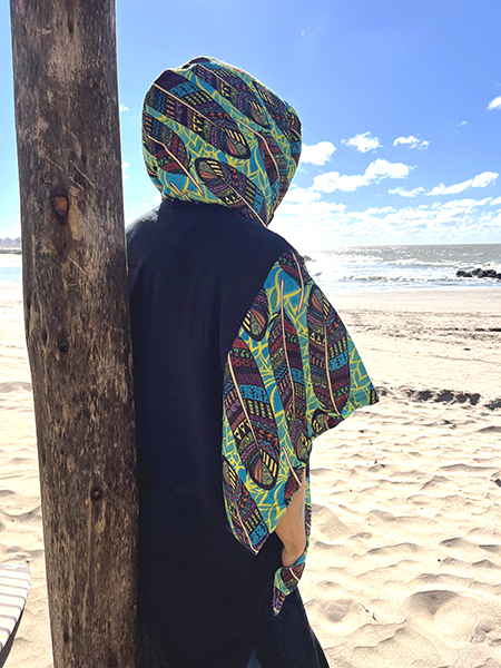 Poncho-Black-Hulu7 Poncho-Black-Hulu7